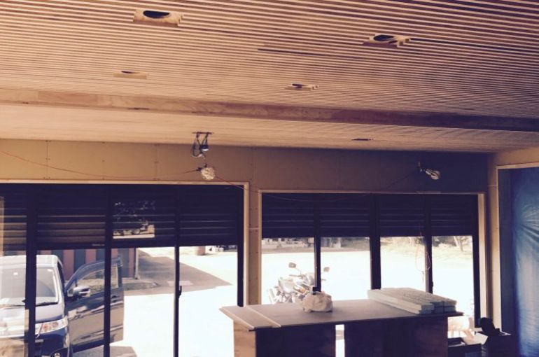 格子天井 けやき台の家 目隠しルーバー工事 坂東市で注文住宅を請け負う会社ではお客様へブログを配信しています